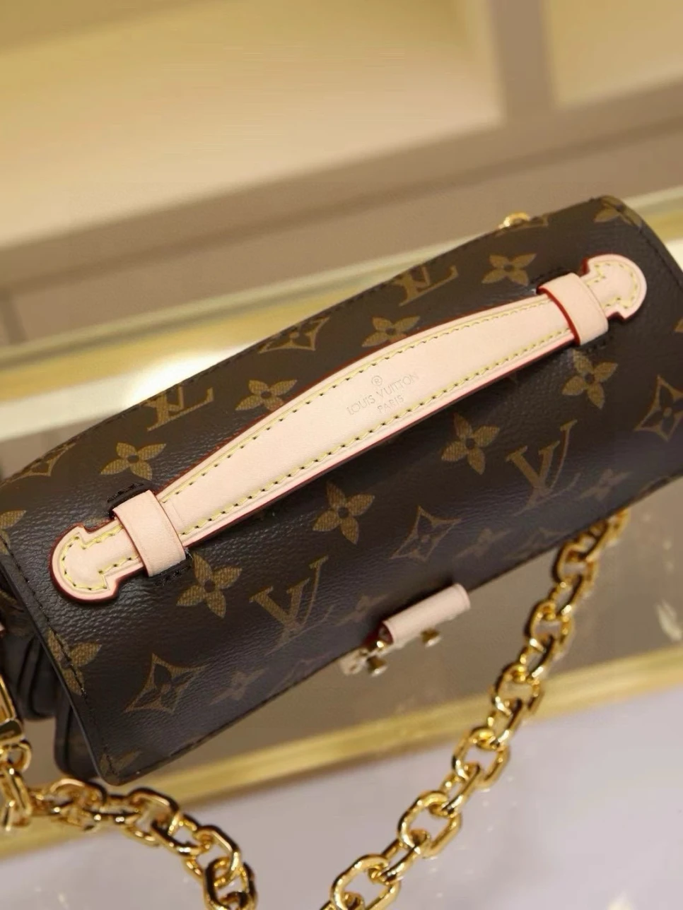 louis-vuitton-lv-monogram-pochette-metis-east-west-bag thumbnail 7