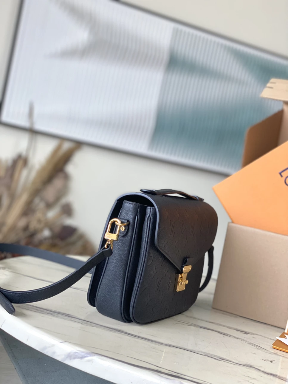 louis-vuitton-empreinte-monogram-leather-black-pochette-metis thumbnail 6