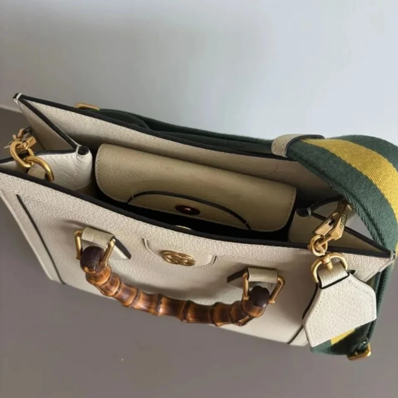 gucci-medium-diana-shopping-bag thumbnail 6