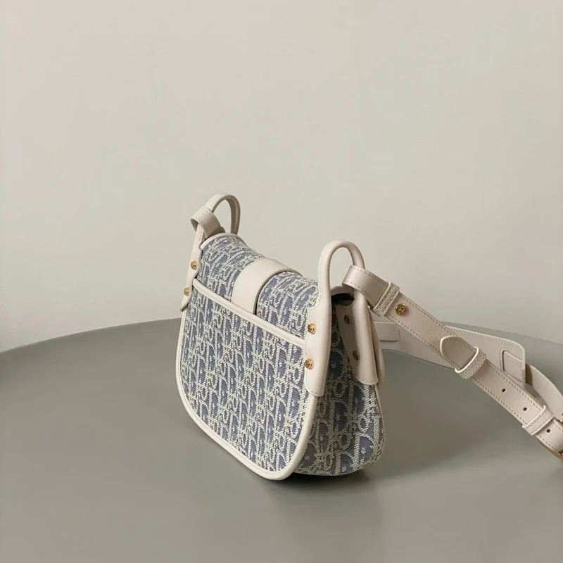 dior-30-montaigne-medium-bag thumbnail 7