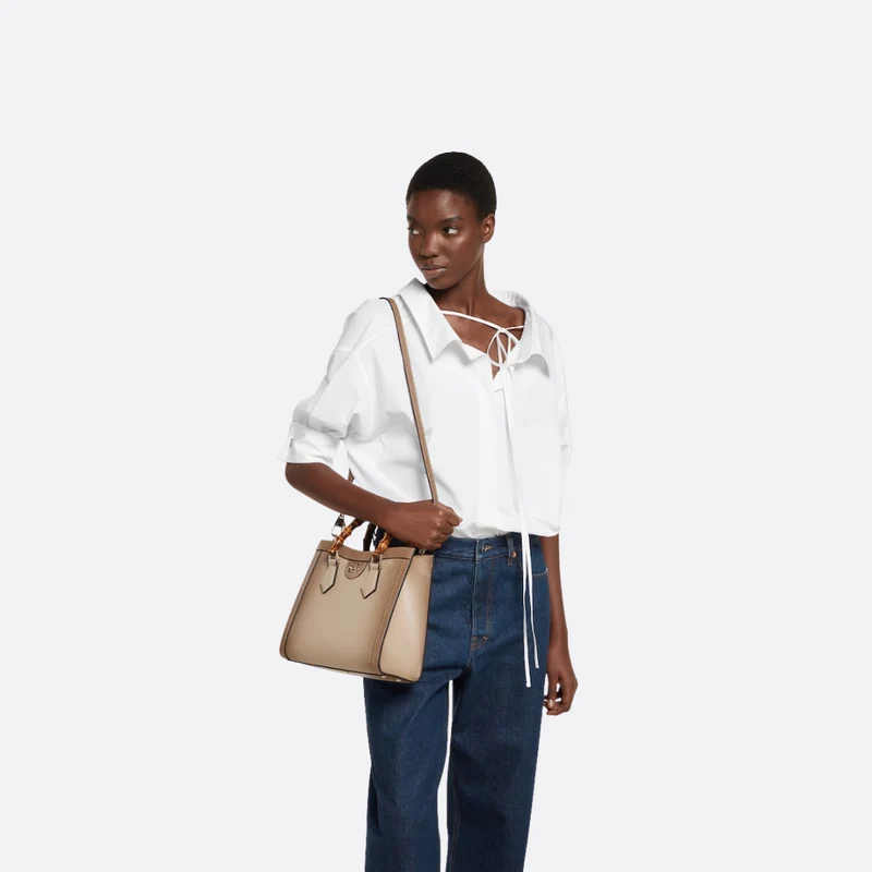 gucci-medium-diana-shopping-bag thumbnail 3
