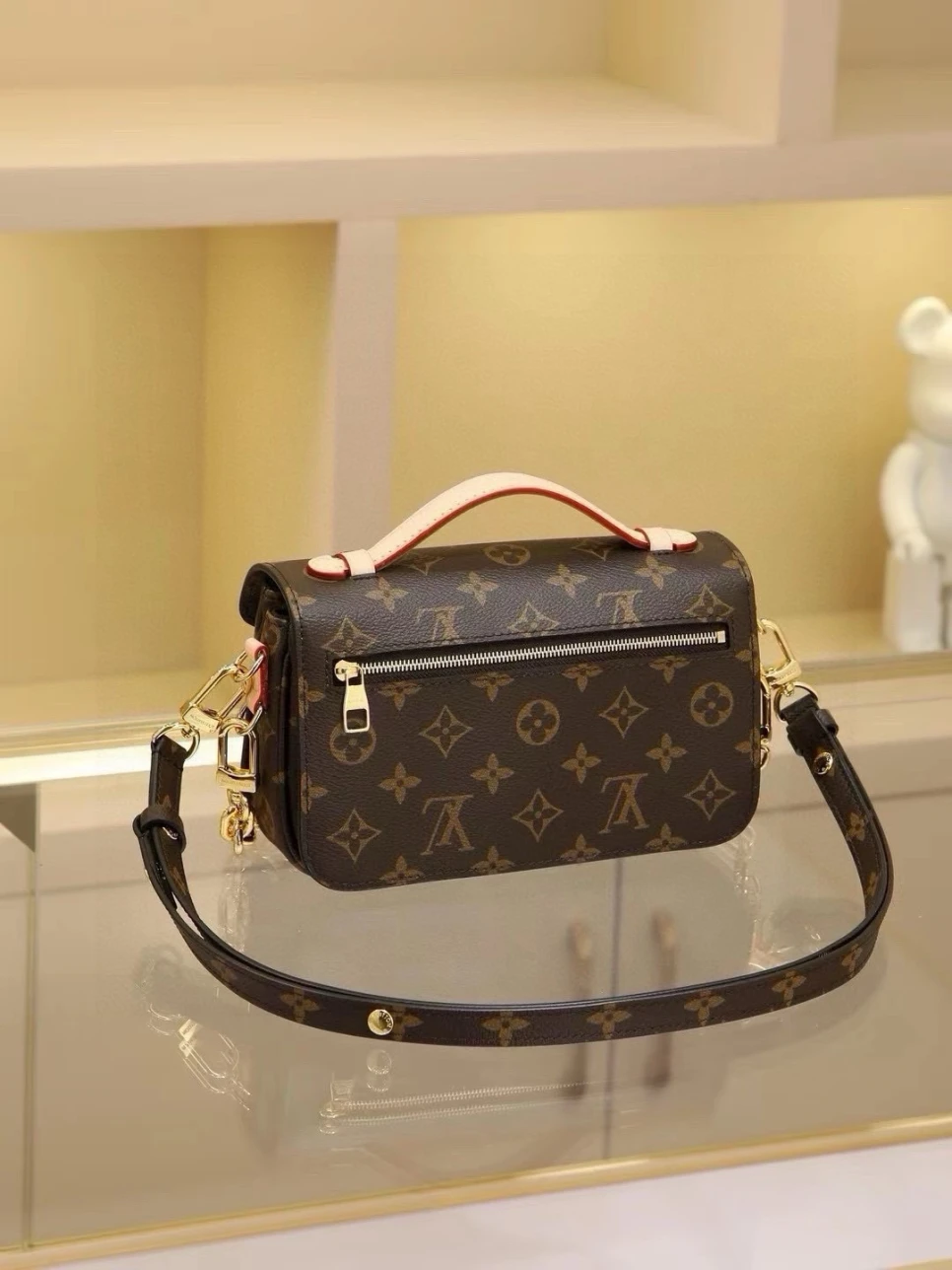 louis-vuitton-lv-monogram-pochette-metis-east-west-bag thumbnail 8