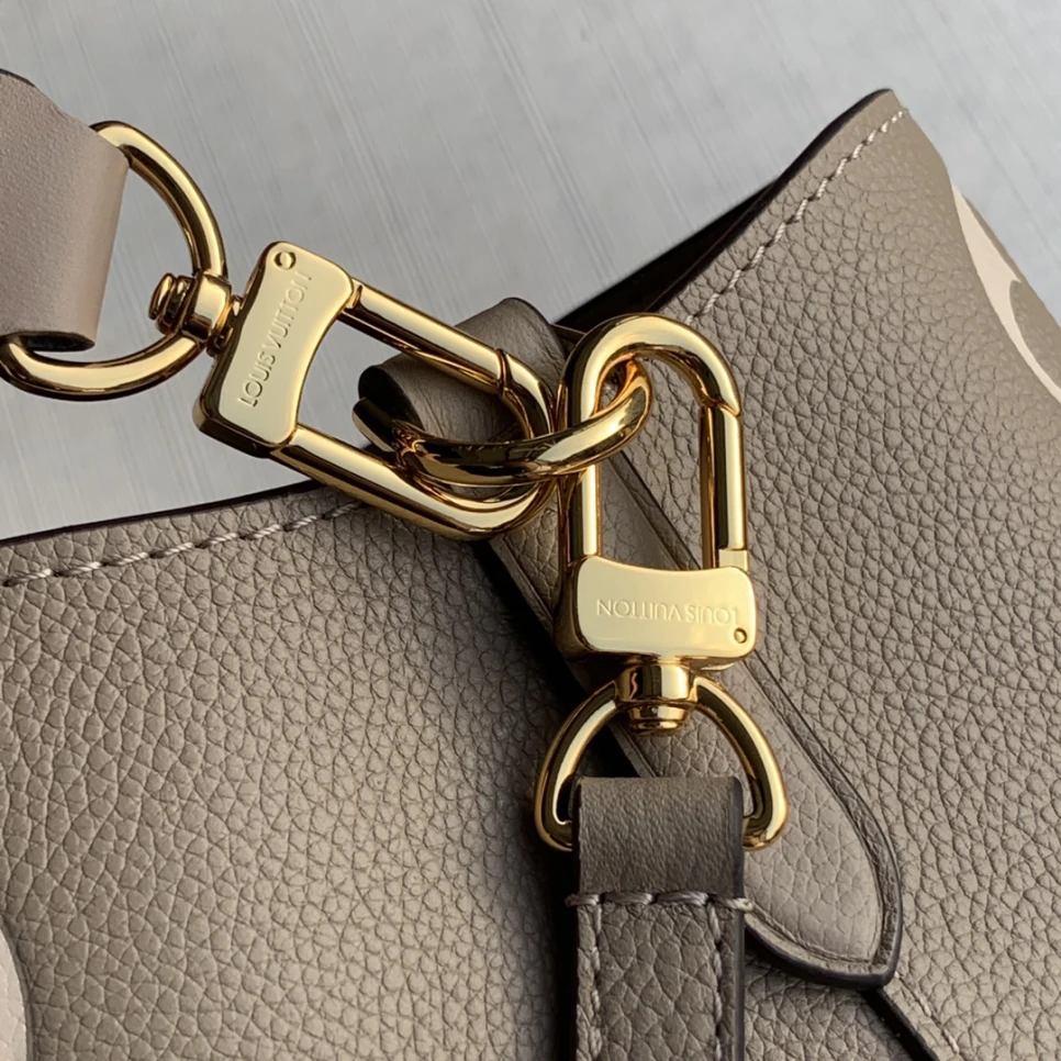 louis-vuitton-lv-neonoe-mm-bucket-bag thumbnail 5