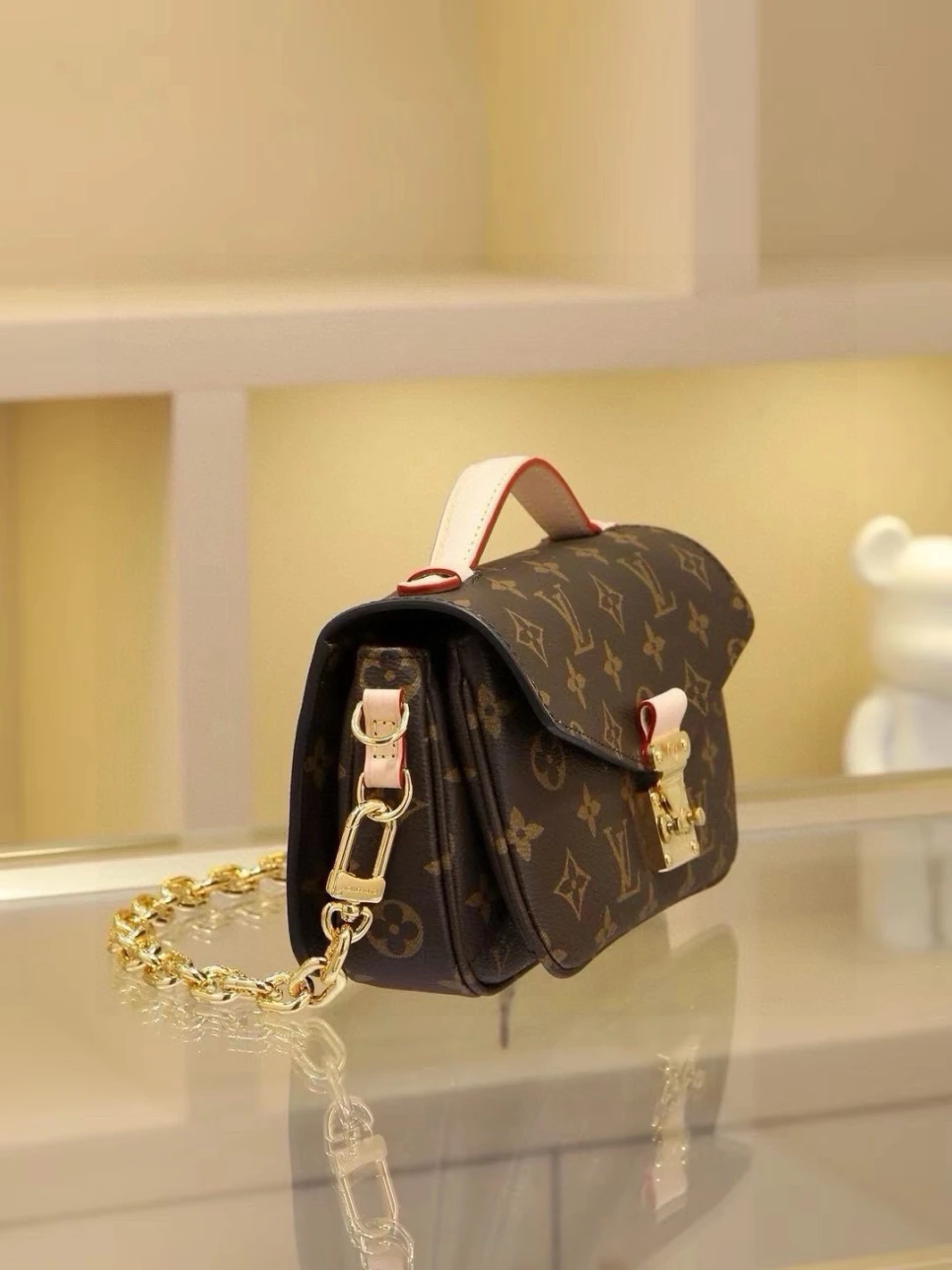 louis-vuitton-lv-monogram-pochette-metis-east-west-bag thumbnail 4