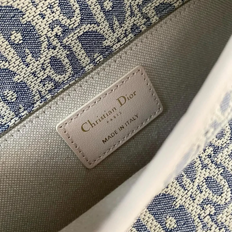 dior-30-montaigne-medium-bag thumbnail 9