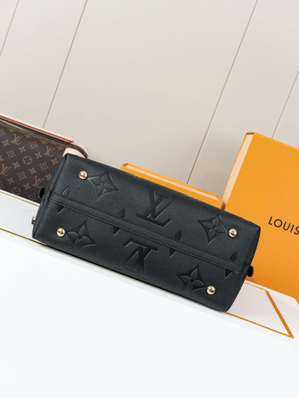 louis-vuitton-lv-carryall-mm-black thumbnail 6