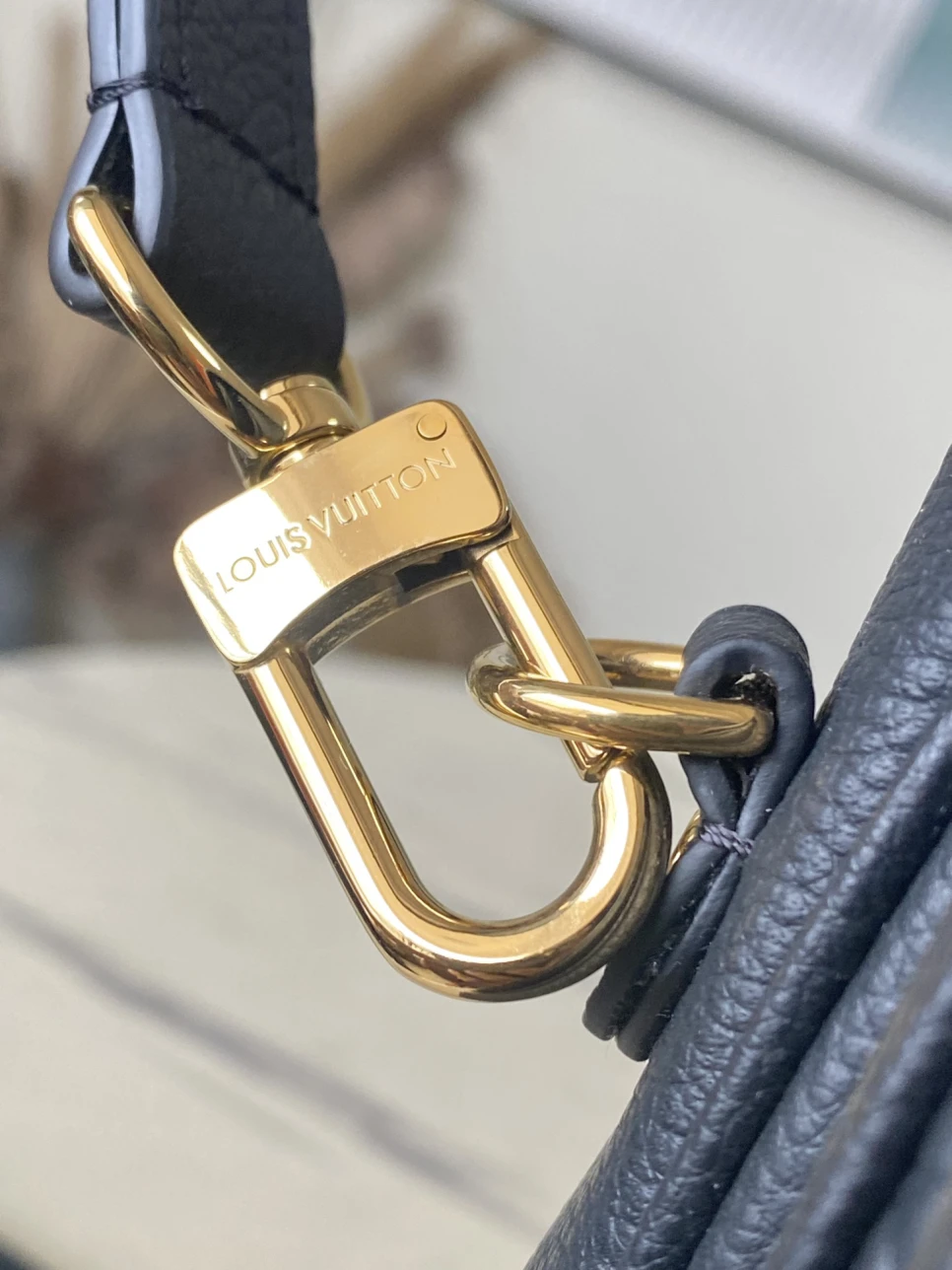 louis-vuitton-empreinte-monogram-leather-black-pochette-metis thumbnail 10