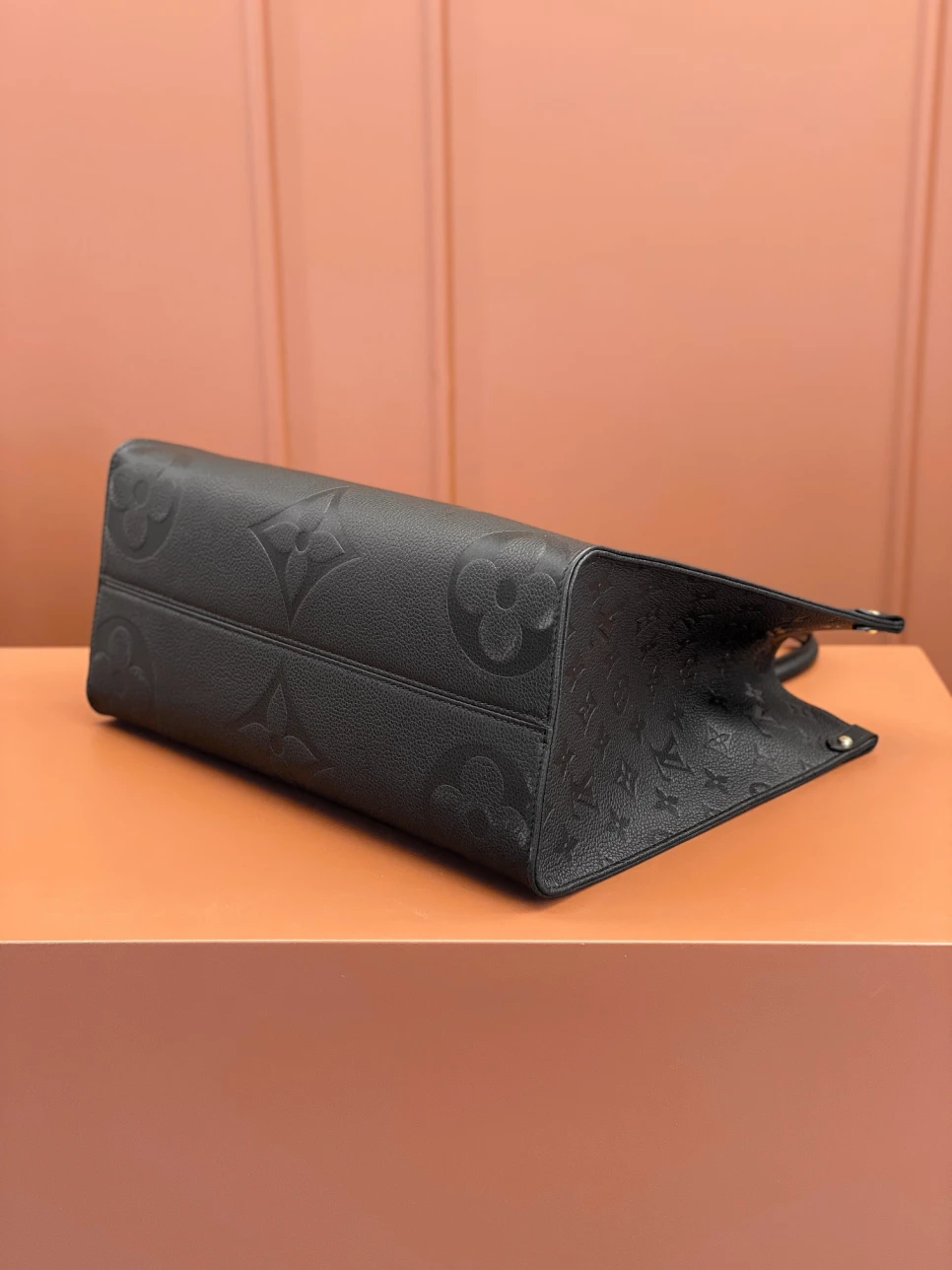 louis-vuitton-lv-monogram-empreinte-leather-onthego-mm thumbnail 10