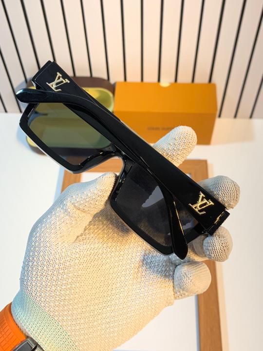 sunglasses-lv thumbnail 2