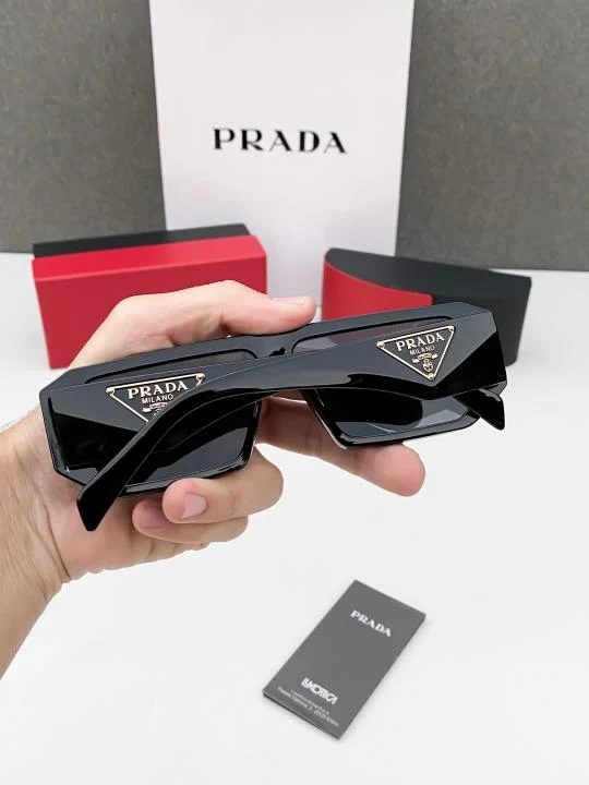 sunglasses-prada thumbnail 3