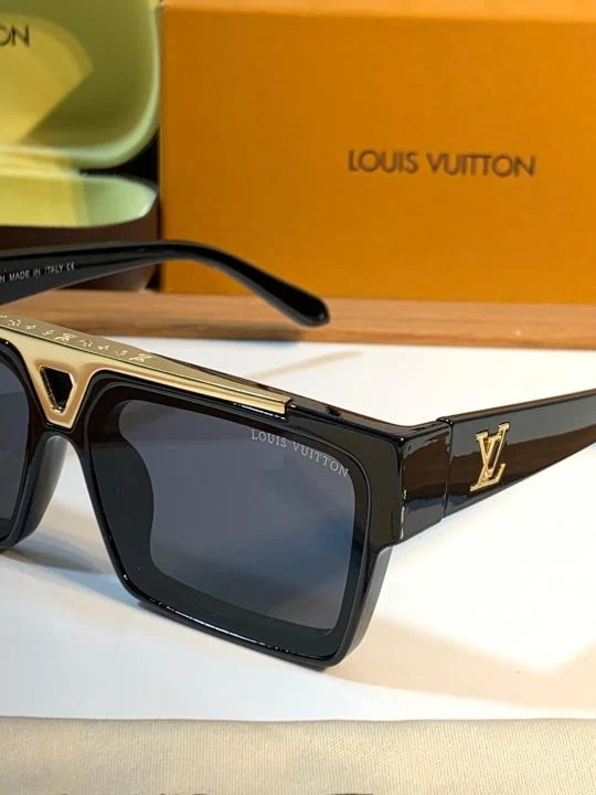 sunglasses-lv thumbnail 3